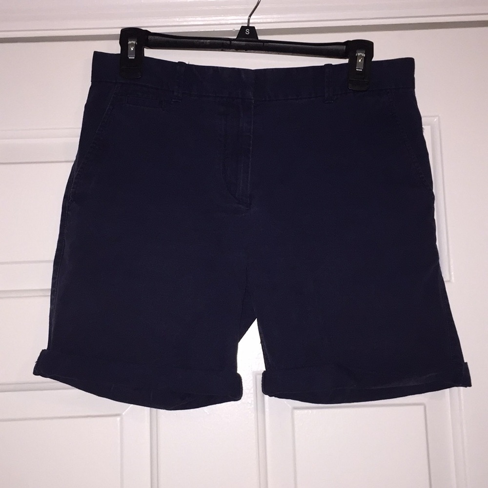 GAP khakis in navy blue | boyfriend roll-up
